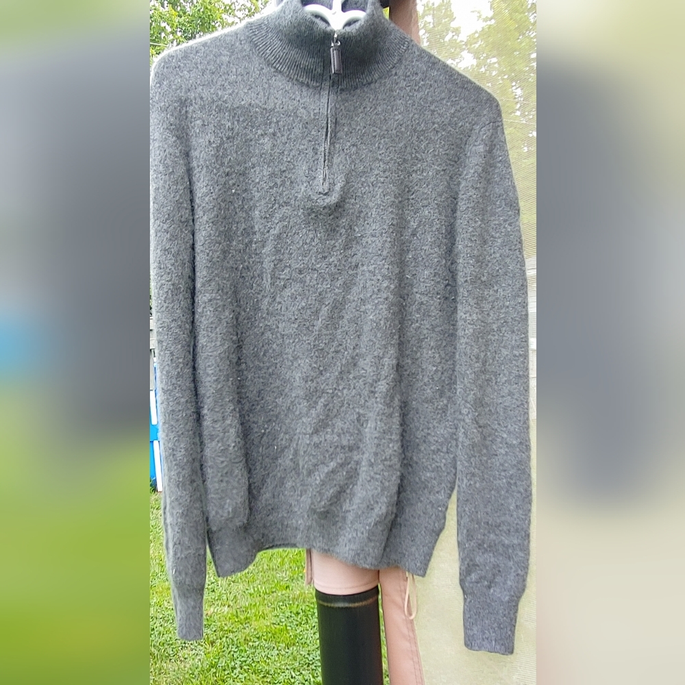 Tahari 100% Cashmere Men’s Grey Sweater Sz S Unisex